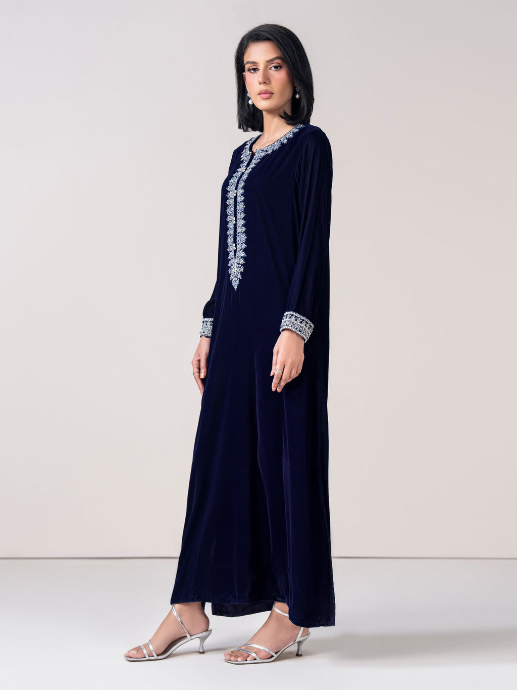 Velvet Kaftan- Embroidered (Pret)
