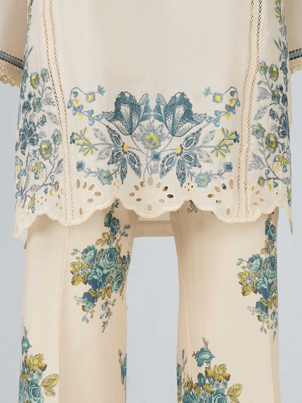 3 Piece Lawn Suit- Embroidered (Pret)