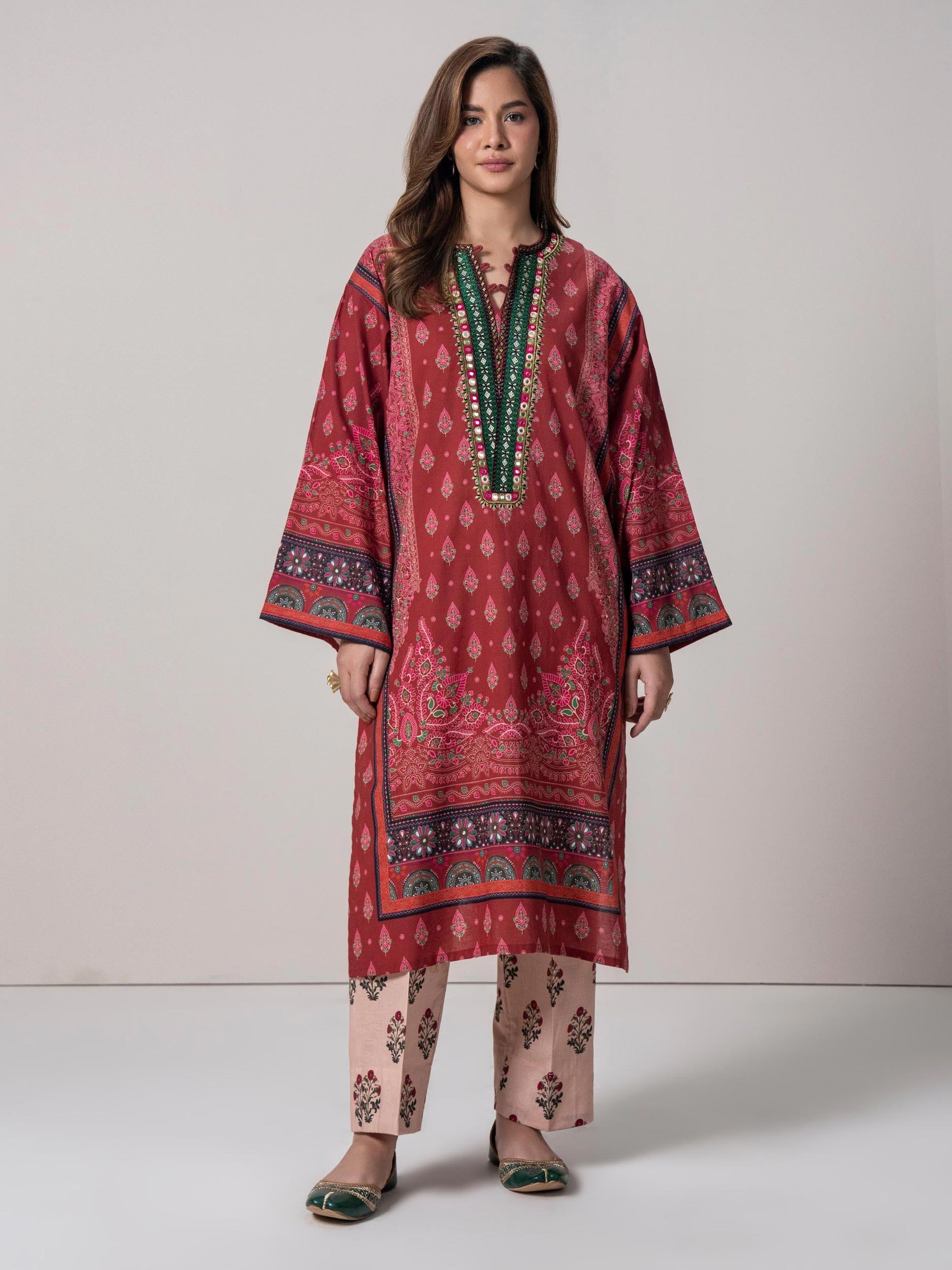 2 Piece Khaddar Suit- Embroidered(Pret)