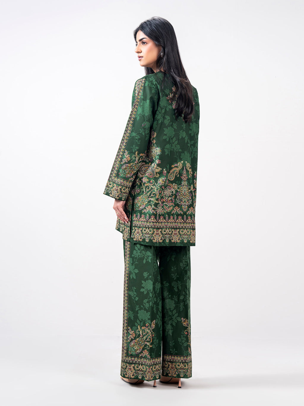 2 Piece Khaddar Suit- Embroidered (Pret)