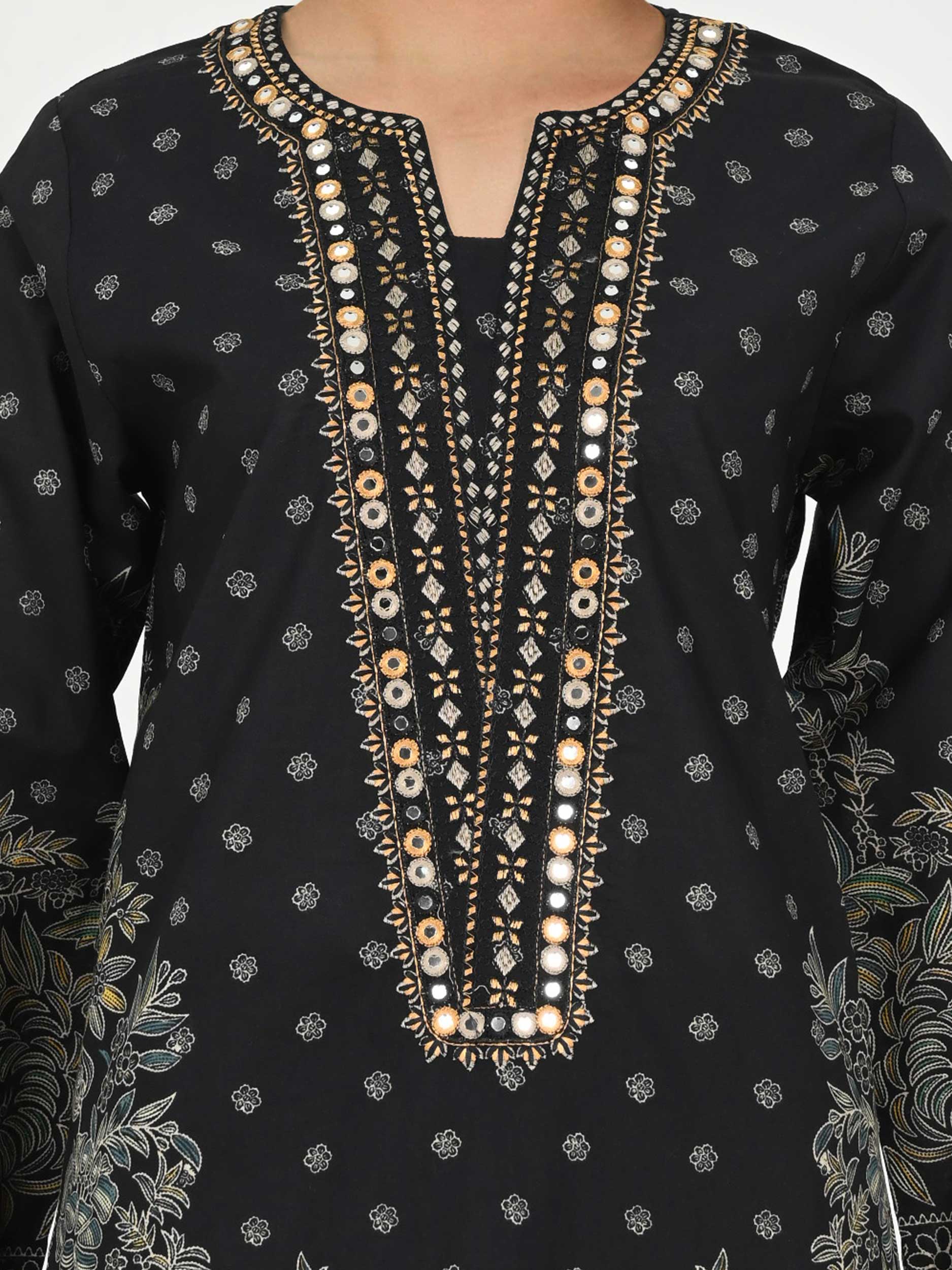 3 Piece Lawn Suit- Embroidered (Pret)