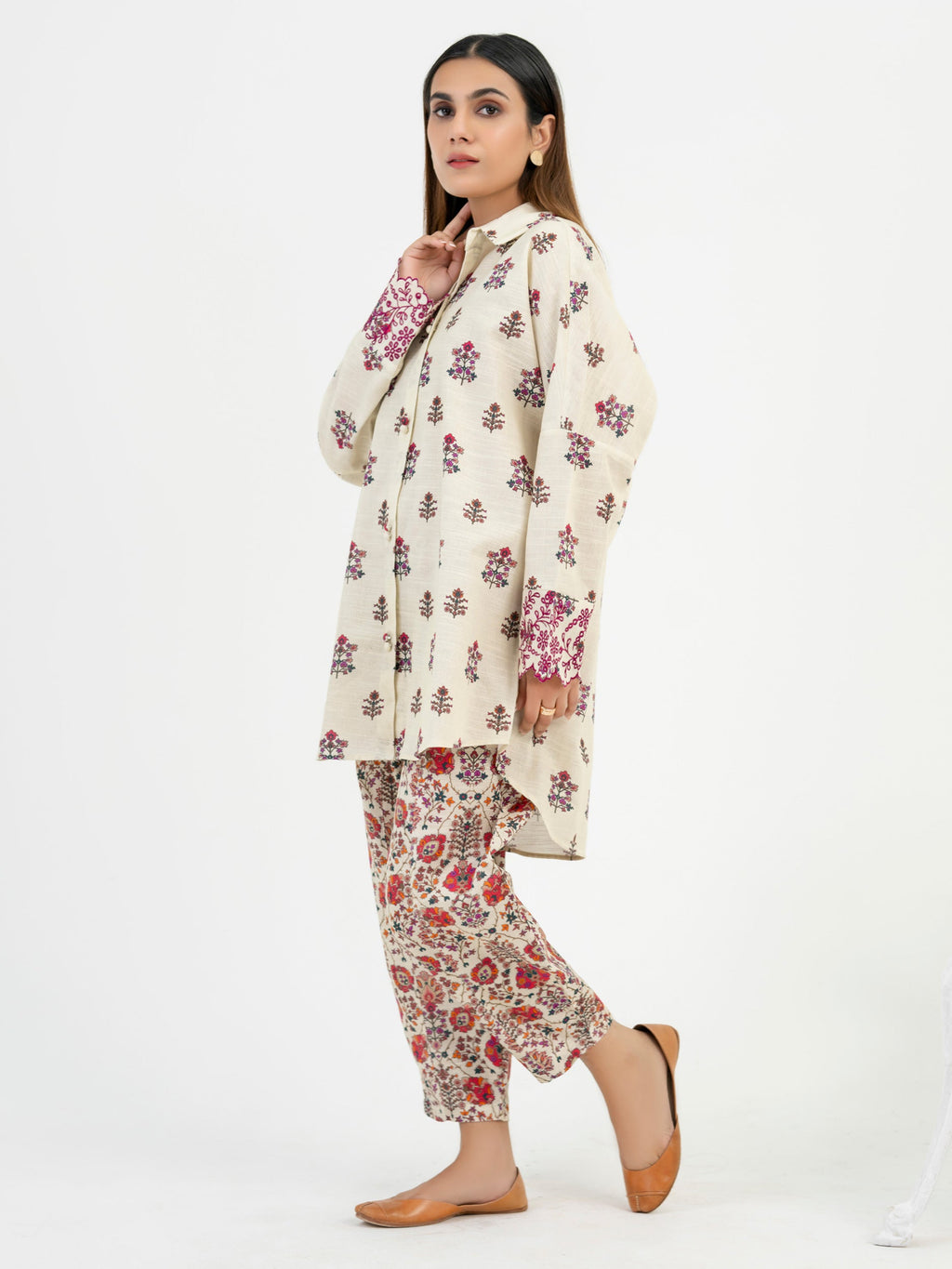 2 Piece Khaddar Suit-Embroidered