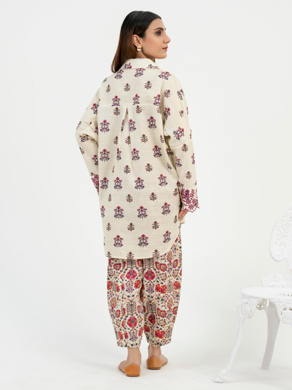 2 Piece Khaddar Suit-Embroidered