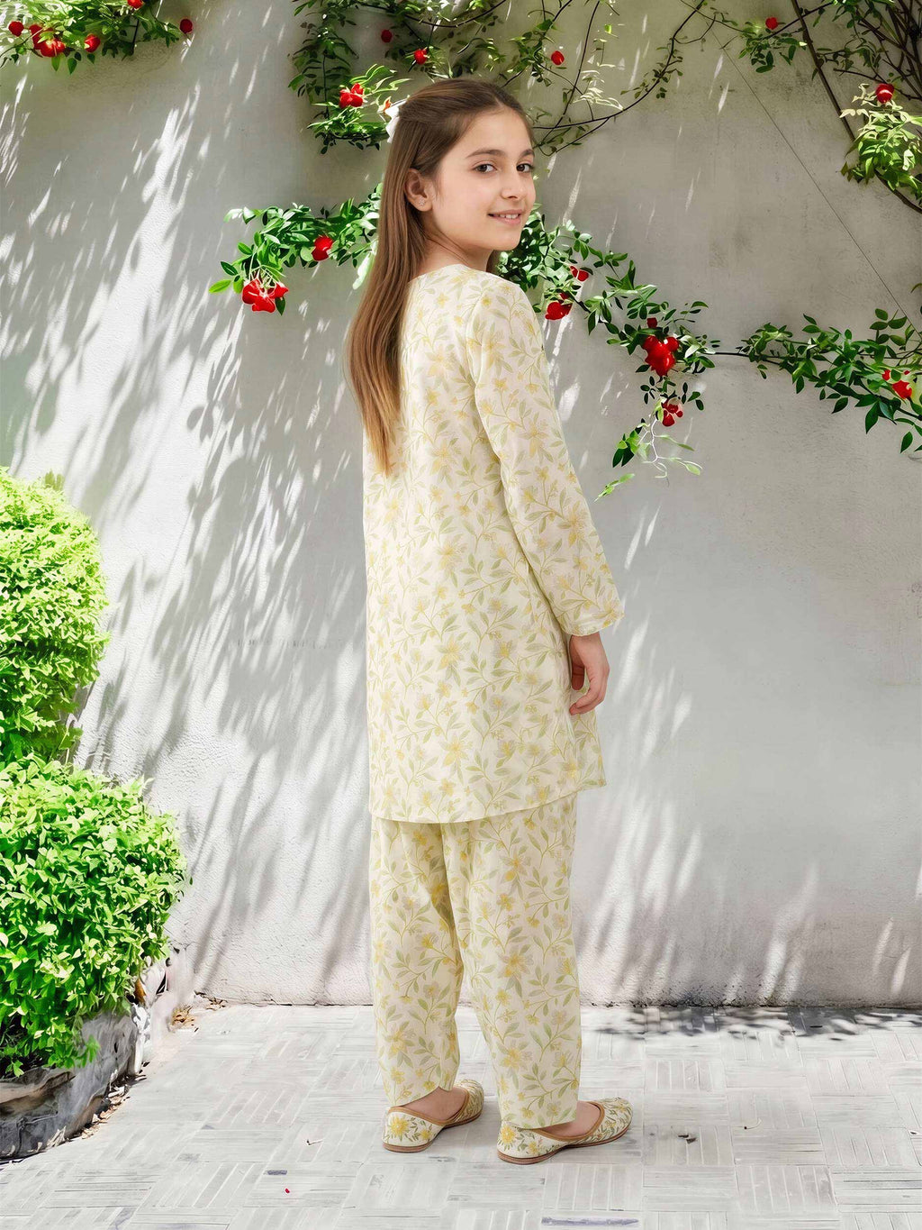 2 Piece Lawn Suit (Pret)