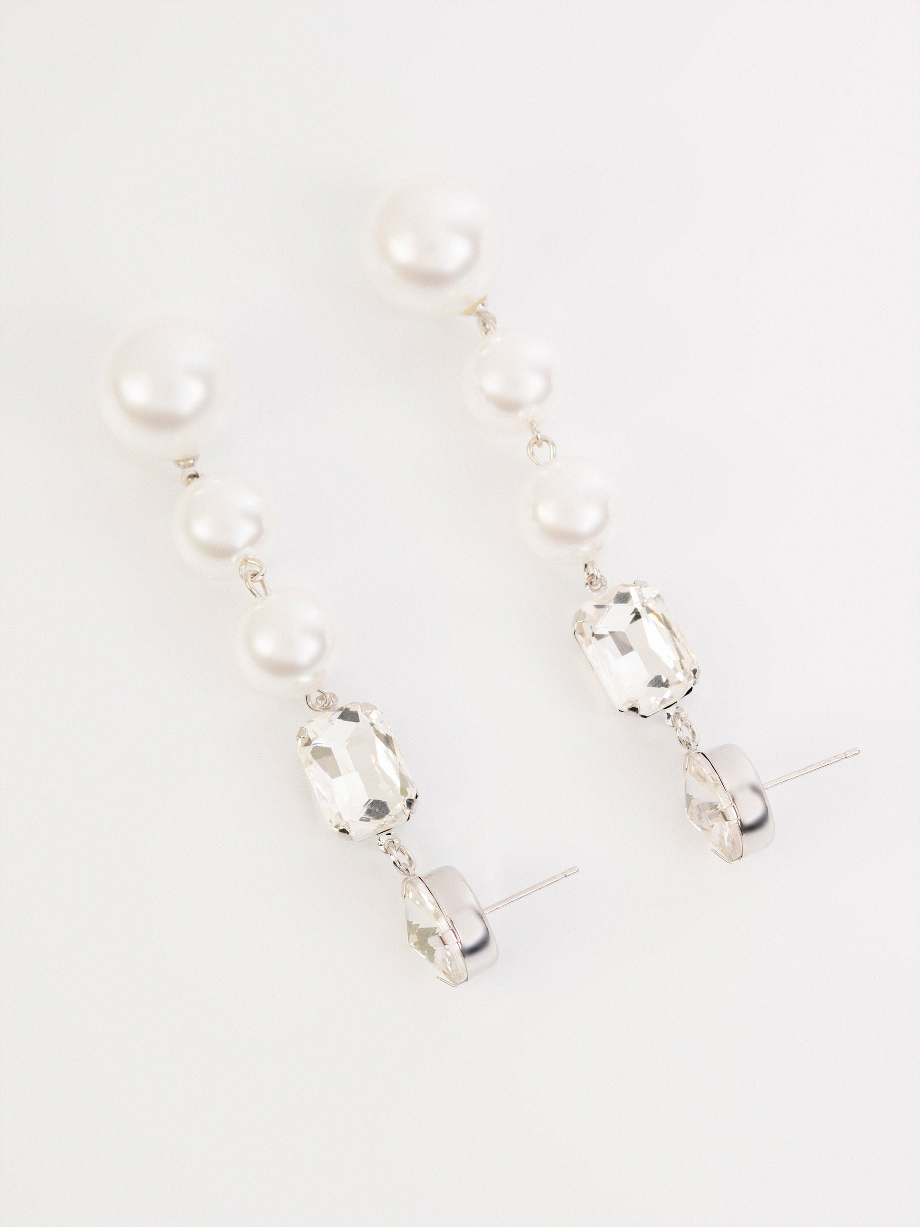 Dangle Pearl Earrings