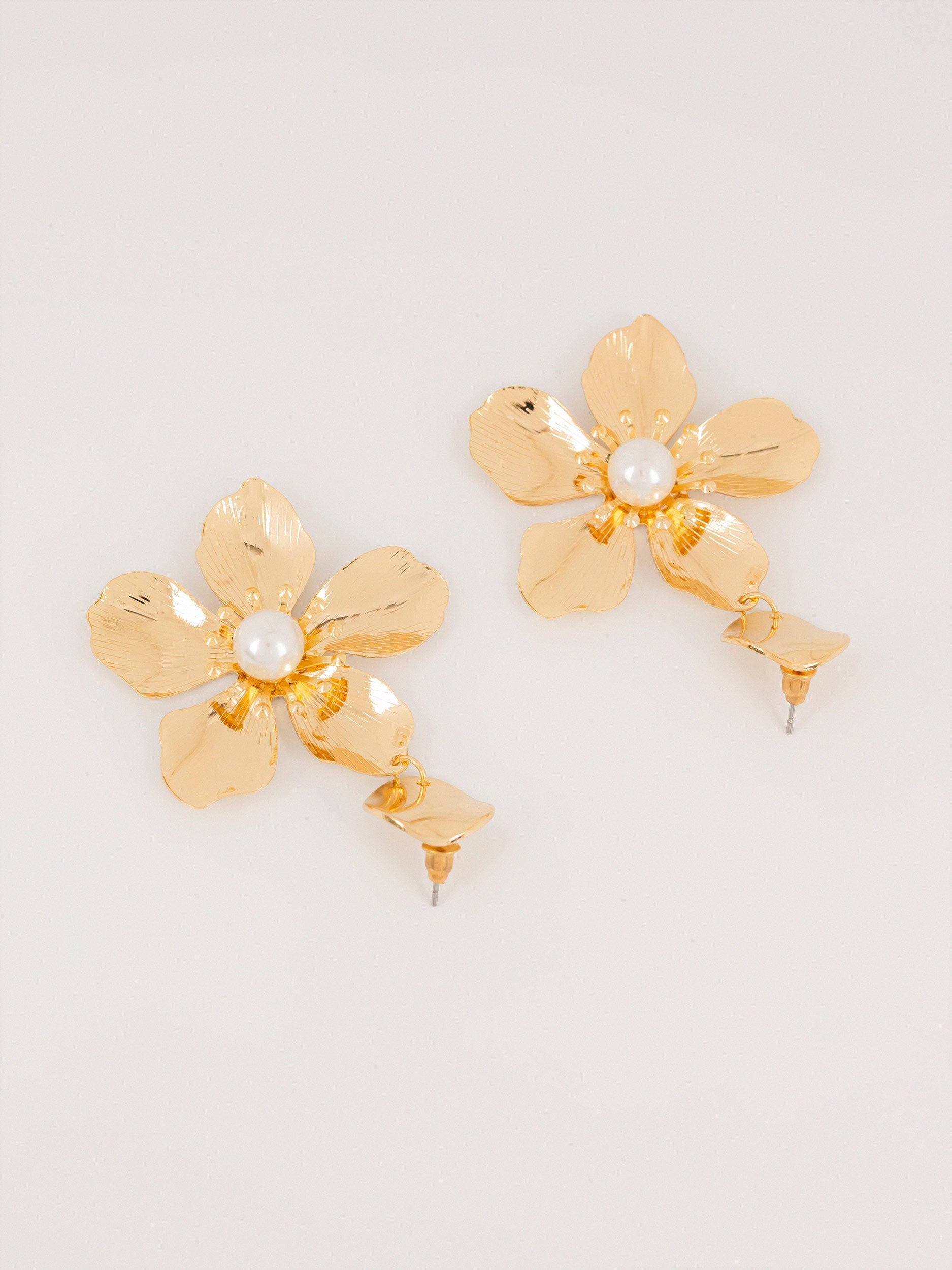 Floral Pearl Earrings