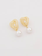 Knot Pearl Drops