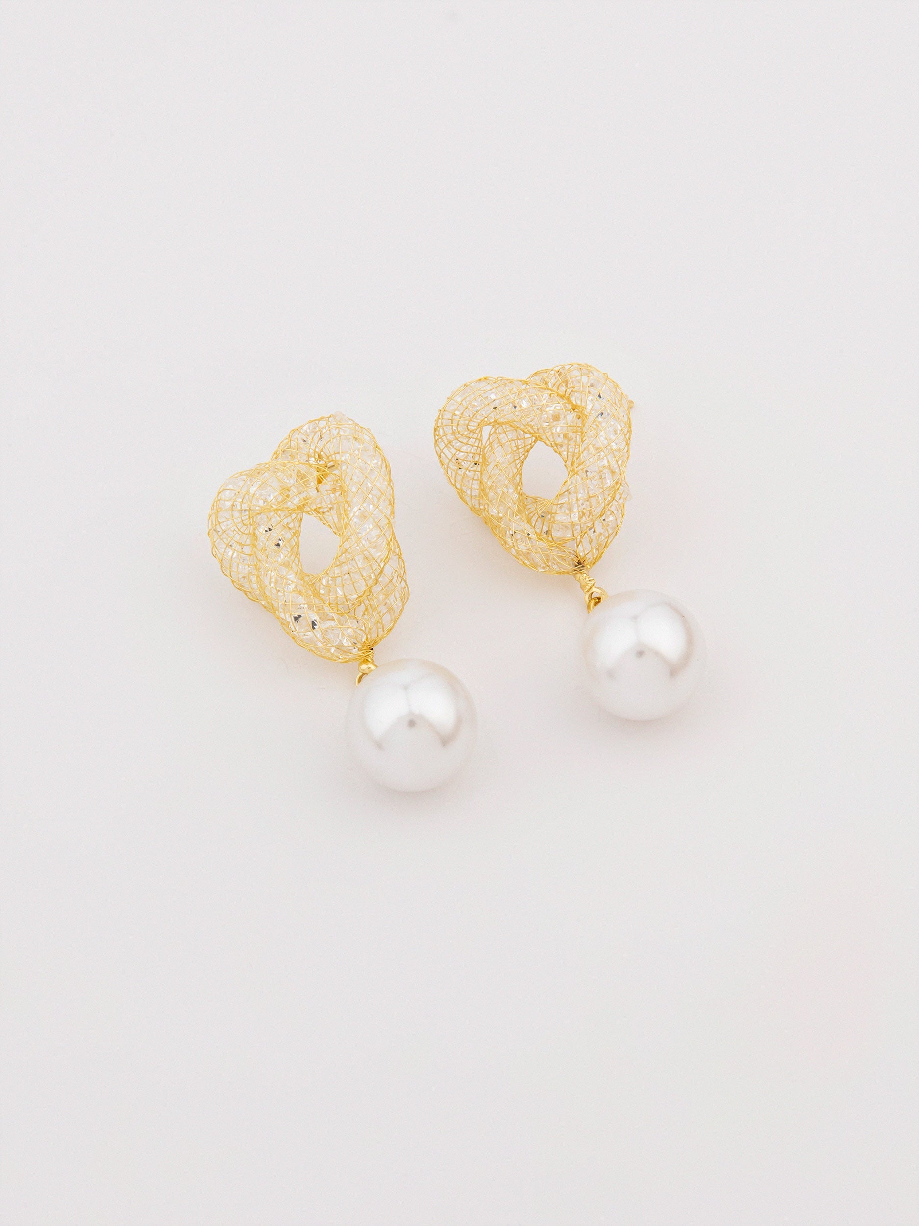 Knot Pearl Drops