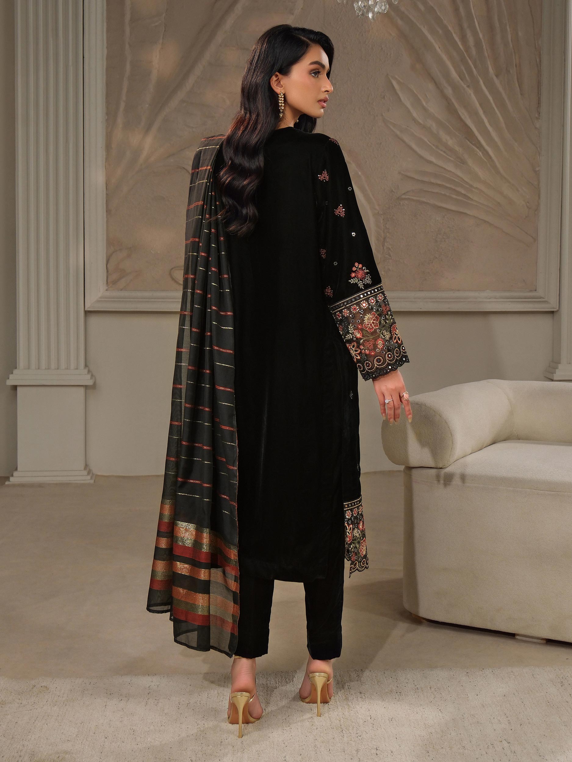 3 Piece Velvet Suit-Embroidered (Unstitched)