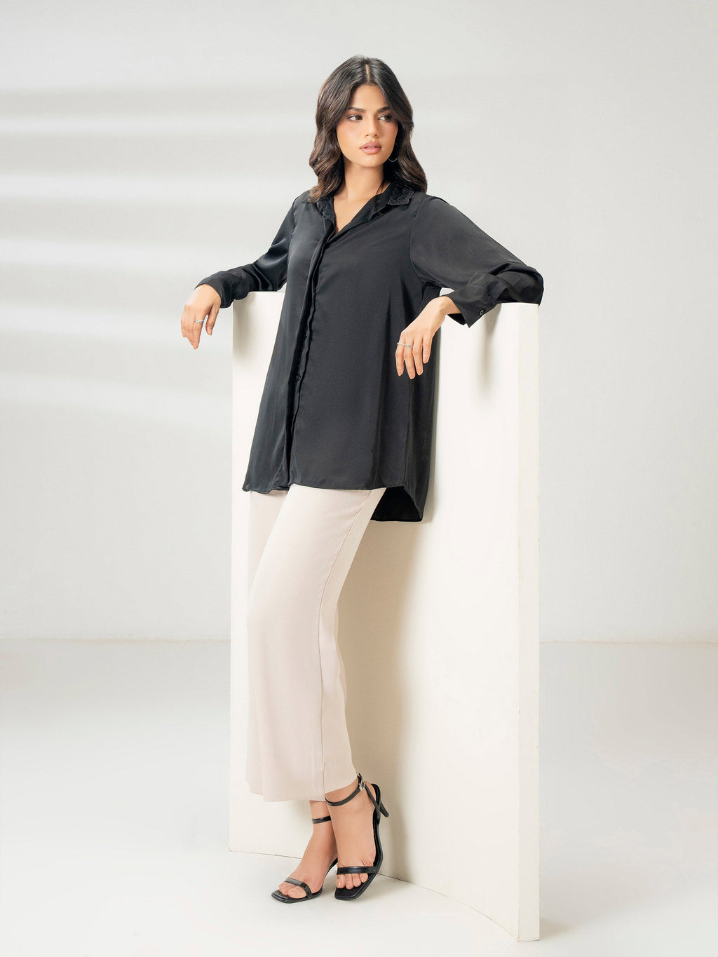 Embroidered Grip Top