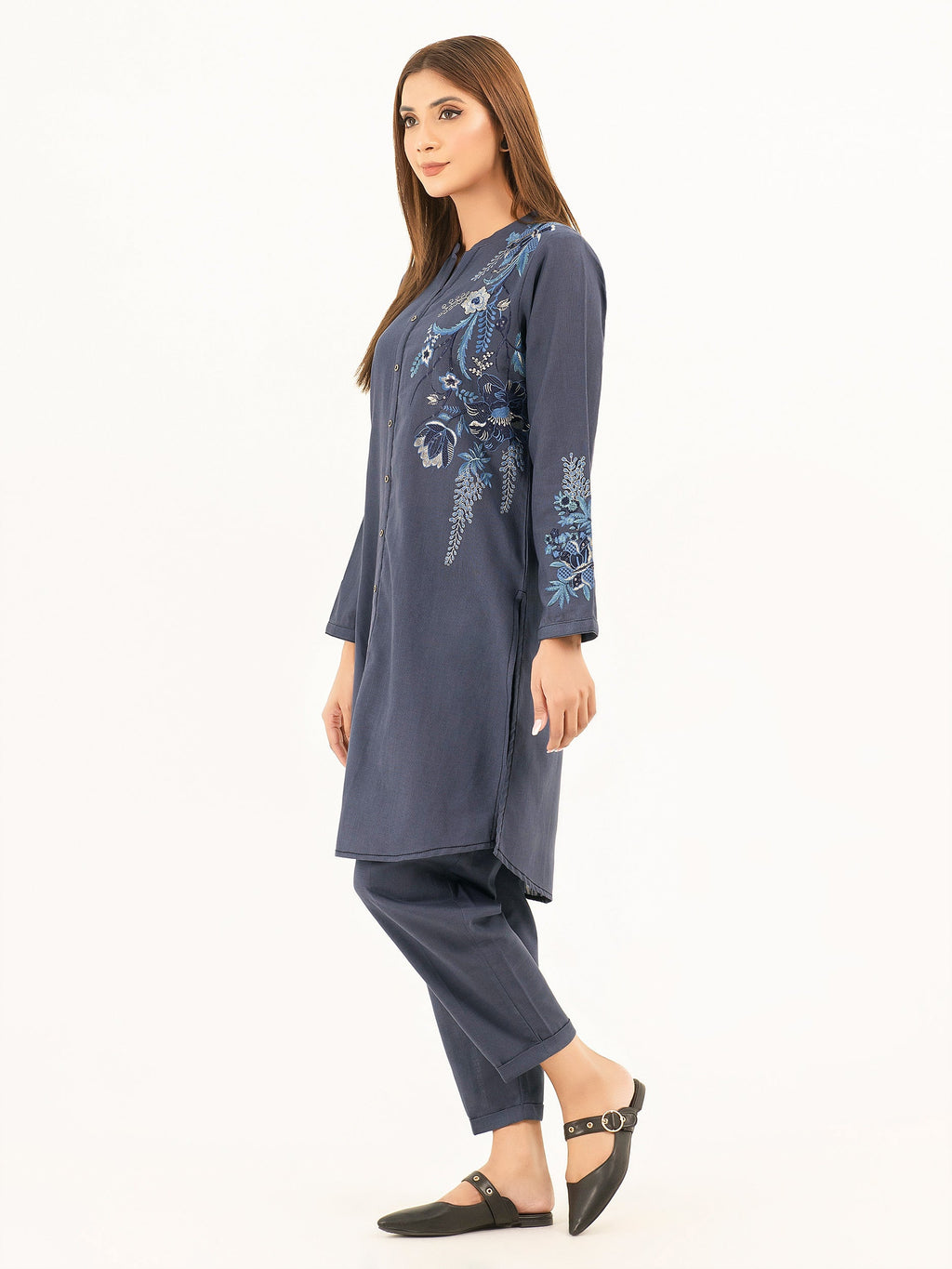 2 Piece Khaddar Suit-Embroidered (Pret)